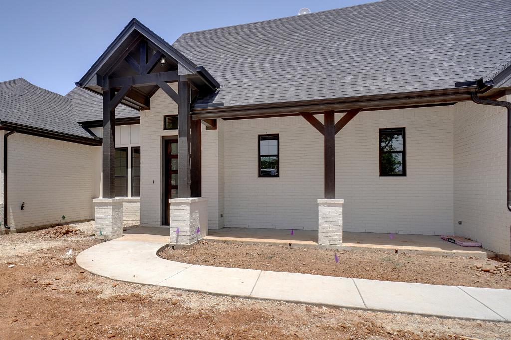 Custom home by Living Stone Construction